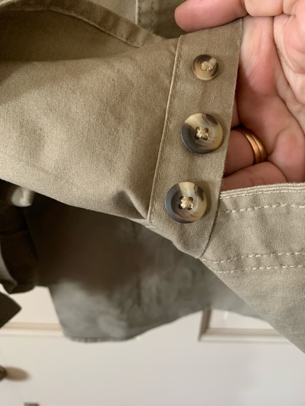 Cabela's Khaki/Olive Shirt Men’s Large - Picture 8 of 12